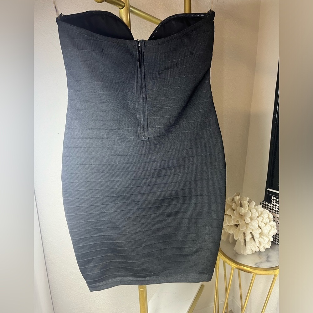 WOW COUTURE STRETCHY BODYCON BANDAGE DRESS W/GOLD SIDE PANELS - Picture 3 of 10